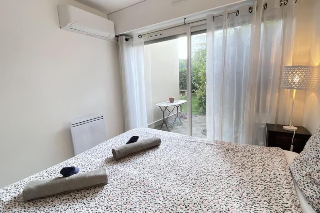 Rabiac - Charming 1 Bedroom With Private Garden Antibes Eksteriør billede