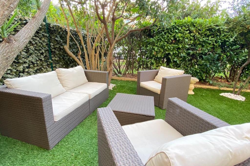 Rabiac - Charming 1 Bedroom With Private Garden Antibes Eksteriør billede